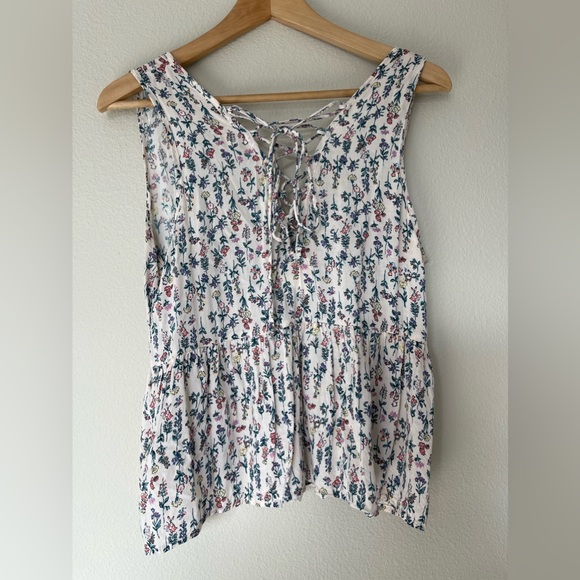 Sadie Robertson sleeveless floral print top Size M - Picture 3 of 7